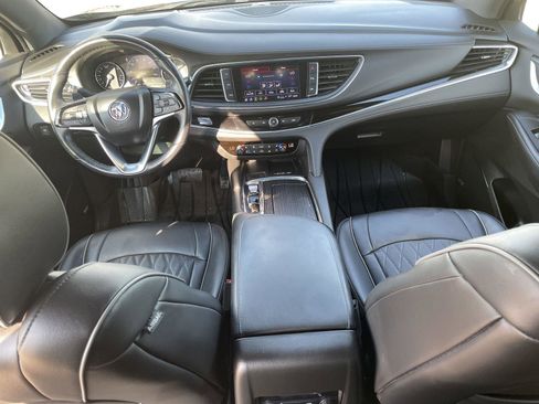 Used 2022 Buick Enclave Avenir w/ Avenir Technology Package image 31