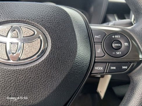 Used 2021 Toyota Corolla LE FWD image 27