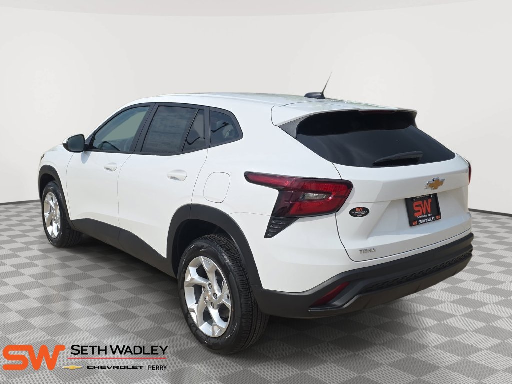 New 2026 Chevrolet Trax LS w/ LS Convenience Package FWD image 5
