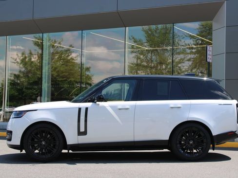 Used 2024 Land Rover Range Rover Autobiography AWD/4WD image 7
