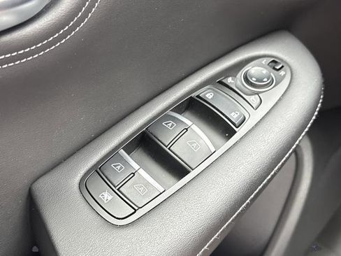 Used 2023 INFINITI QX55 Luxe w/ Cargo Package image 27