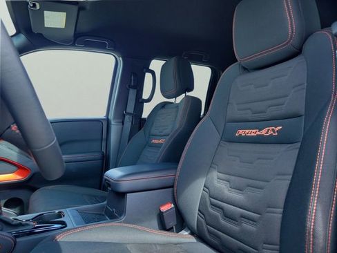 Used 2025 Nissan Frontier PRO-4X w/ Pro Convenience Package image 18