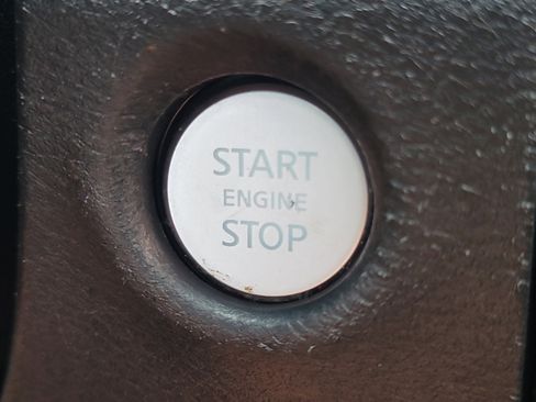 Used 2022 Nissan Frontier SV image 31