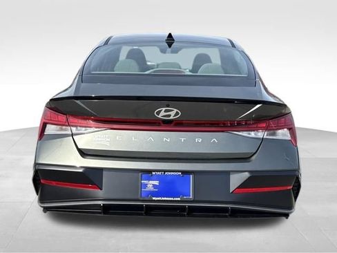 New 2026 Hyundai Elantra SEL Sport image 4