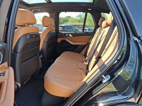 Used 2024 BMW X5 xDrive40i w/ M Sport Package AWD/4WD image 10
