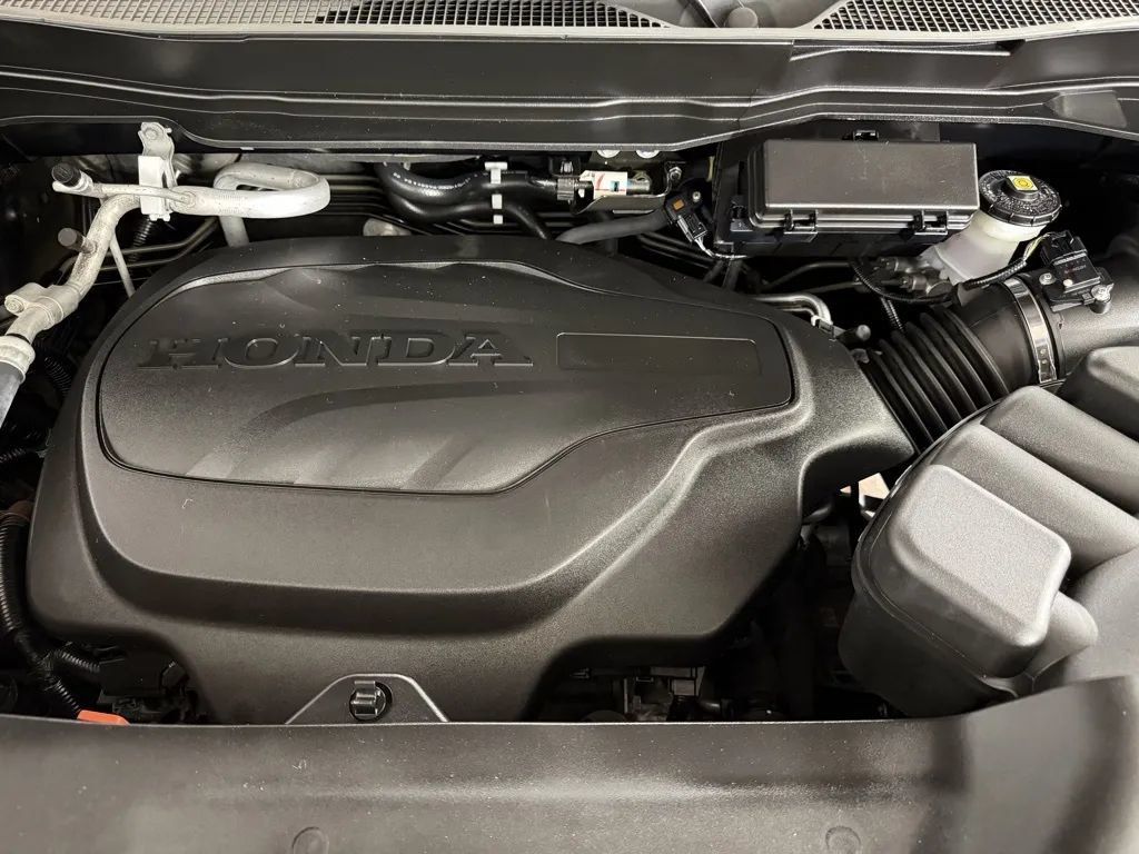 Used 2025 Honda Passport EX-L image 9