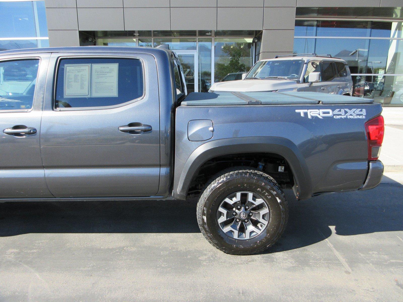 Used 2019 Toyota Tacoma TRD Off-Road AWD/4WD image 5