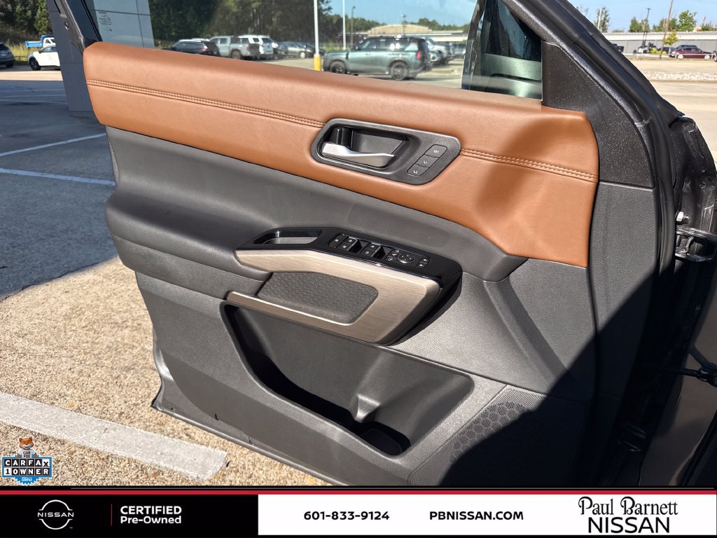 Certified 2025 Nissan Pathfinder Platinum FWD image 23