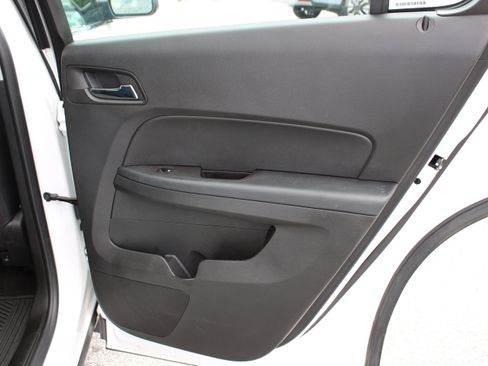 Used 2017 Chevrolet Equinox LS FWD image 14