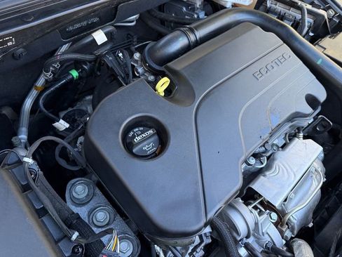 Used 2024 Chevrolet Malibu LT FWD image 28