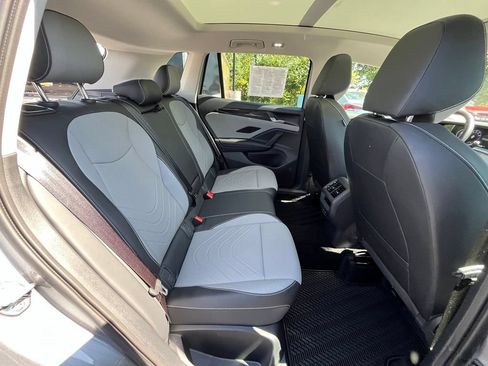 Certified 2026 Volkswagen Tiguan SE AWD/4WD image 26