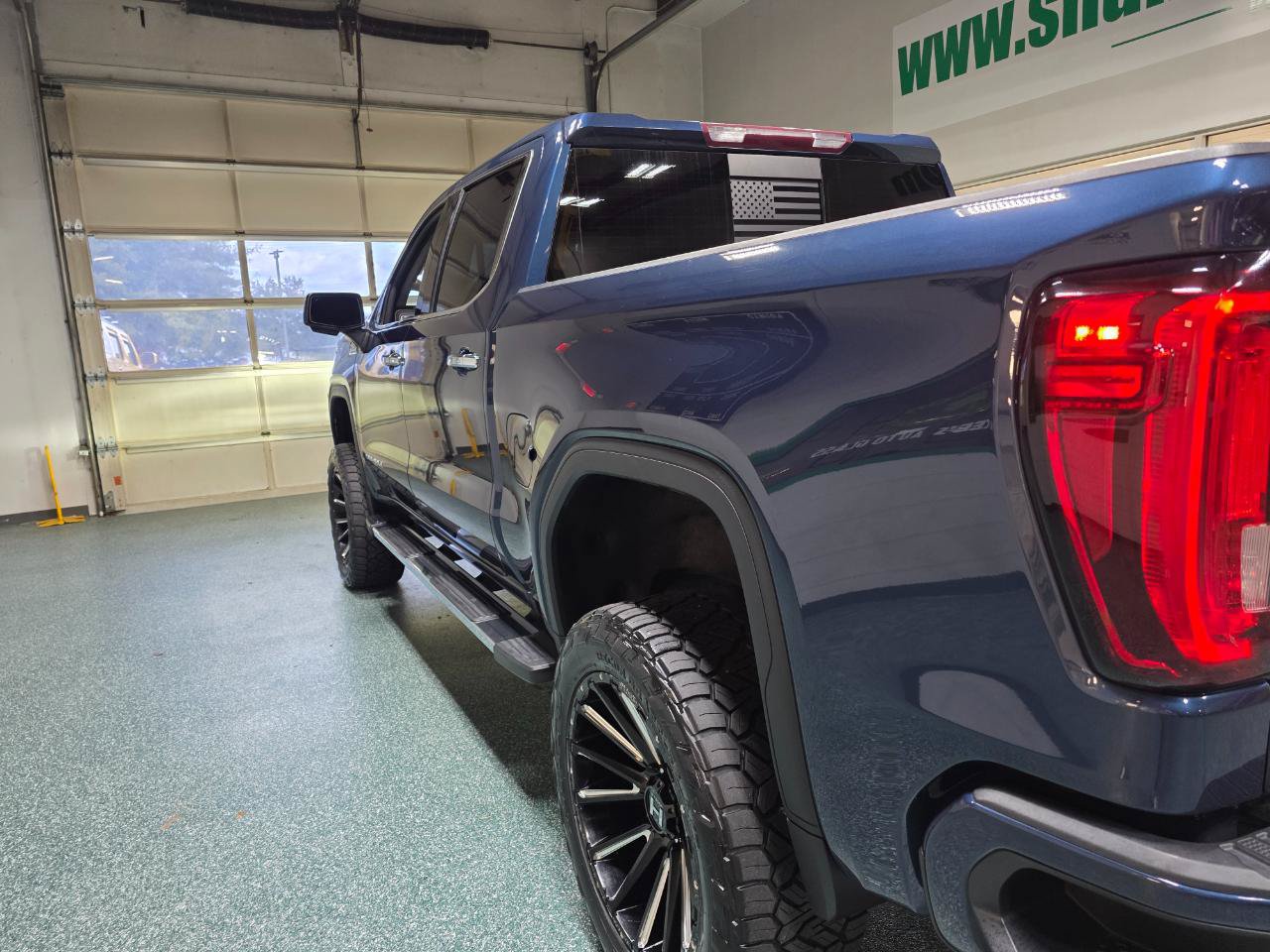 Used 2022 GMC Sierra 1500 Denali w/ Driver Alert Package II AWD/4WD image 10