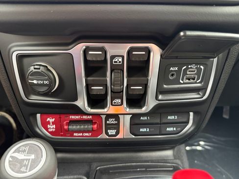 New 2026 Jeep Wrangler Unlimited Rubicon w/ Steel Bumper Group image 25