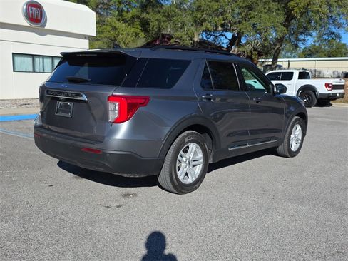 Used 2024 Ford Explorer XLT image 5