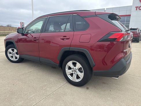 Certified 2019 Toyota RAV4 XLE w/ Convenience Package FWD image 5