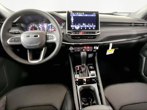 New 2026 Jeep Compass Latitude image 6