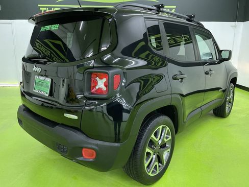 Used 2017 Jeep Renegade Latitude w/ Cold Weather Group image 10