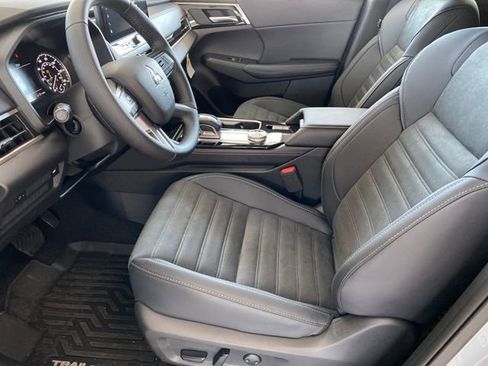 New 2025 Mitsubishi Outlander Trail Edition image 11
