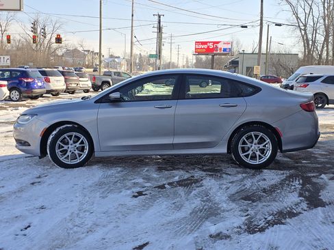 Used 2016 Chrysler 200 S image 4