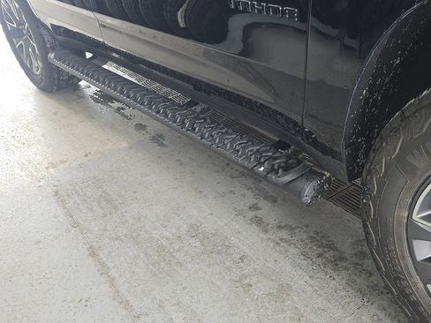 Used 2024 Chevrolet Tahoe Z71 w/ Luxury Package image 16