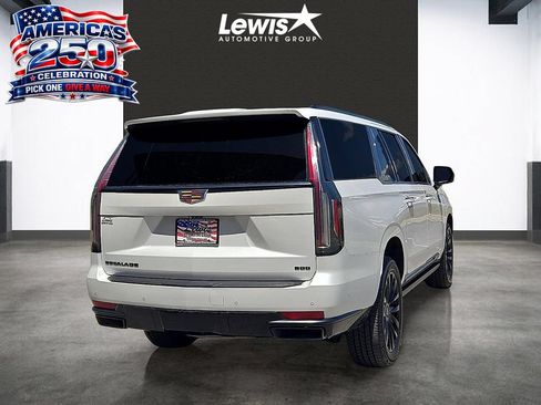 Used 2022 Cadillac Escalade ESV Premium Luxury w/ Performance Package AWD/4WD image 4