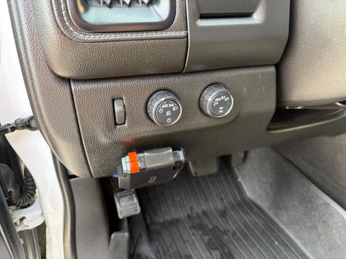 Used 2018 GMC Canyon SLE w/ SLE Convenience Package image 13