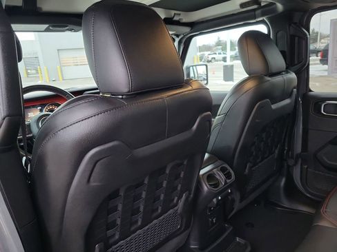 Used 2023 Jeep Wrangler Unlimited Rubicon image 32