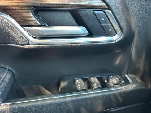 Used 2025 Chevrolet Silverado 1500 LT AWD/4WD image 13