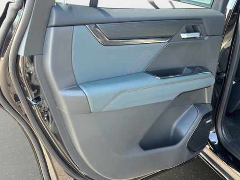 New 2026 GMC Acadia AT4 w/ Luxury Package AWD/4WD image 11