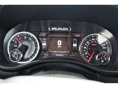 Used 2023 RAM 1500 Laramie AWD/4WD image 18