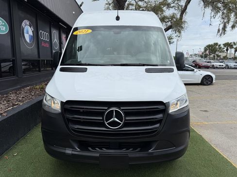 Used 2021 Mercedes-Benz Sprinter 2500 image 2