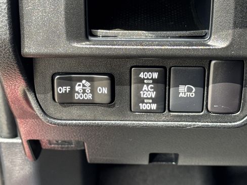 Used 2019 Toyota Tacoma Limited image 26