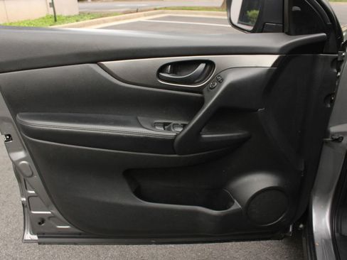 Used 2020 Nissan Rogue Sport S AWD/4WD image 16