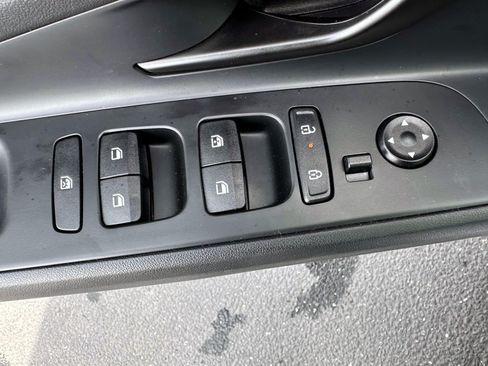 Used 2025 Hyundai Elantra Sport FWD image 9