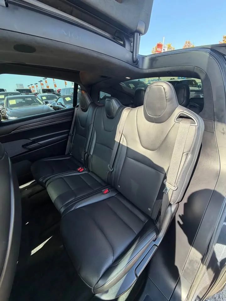 Used 2024 Tesla Model X AWD/4WD image 11