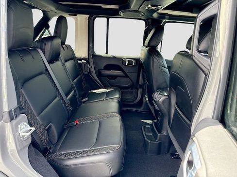 Used 2022 Jeep Wrangler Unlimited Sahara image 30