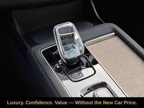 Used 2026 Volvo XC90 B6 Plus w/ Protection Package Premier AWD/4WD image 11
