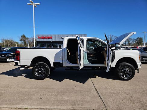 Used 2023 Ford F250 Lariat w/ Sport Appearance Package image 12