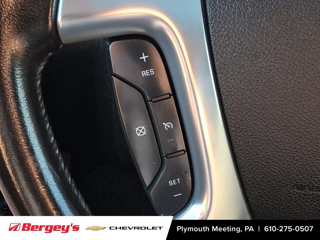 Used 2017 Chevrolet Traverse LT w/ Style and Technology Package AWD/4WD image 25