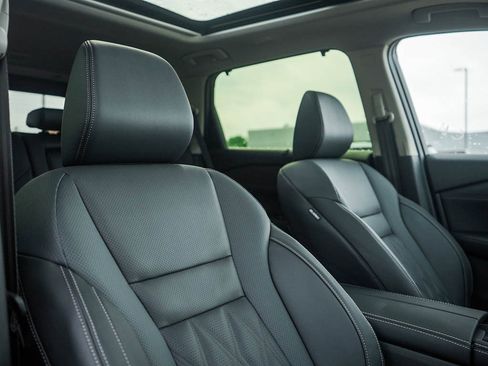 New 2026 Nissan Rogue Platinum AWD/4WD image 12