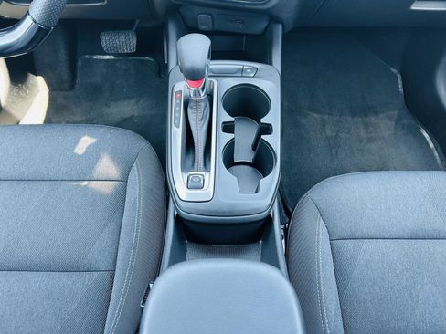 Used 2025 Chevrolet Trax RS w/ Driver Confidence Package FWD image 21