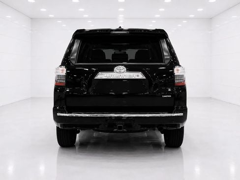 Used 2015 Toyota 4Runner Limited AWD/4WD image 4