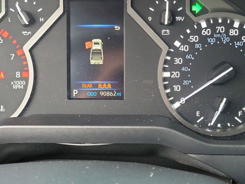 Used 2022 Toyota Tundra SR5 w/ SR5 Convenience Package image 25