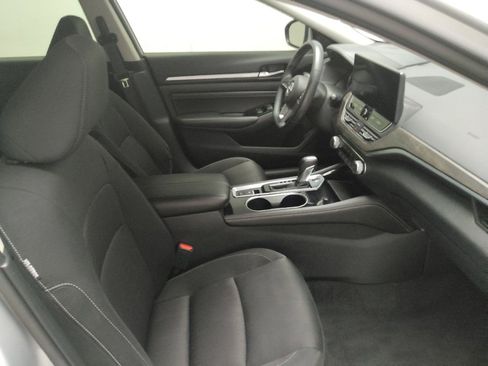 Used 2023 Nissan Altima 2.5 SV w/ SV Premium Package FWD image 21