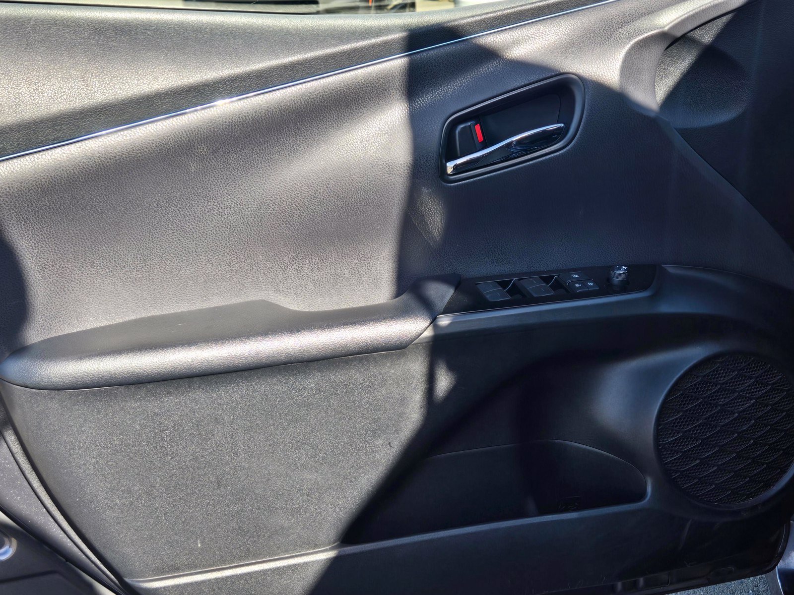 Used 2019 Toyota Prius LE FWD image 14