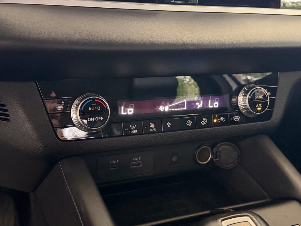 Used 2023 Mitsubishi Outlander 4WD Plug-In Hybrid image 48