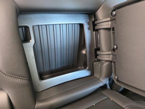 Used 2024 GMC Sierra 1500 SLT w/ SLT Premium Package image 13