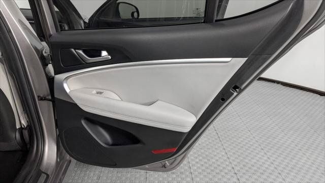 Used 2023 Genesis G70 2.0T RWD image 19