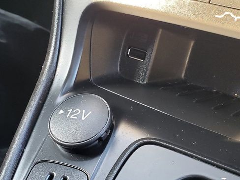 Certified 2018 Ford Focus SE image 29