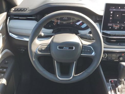 Used 2023 Jeep Compass Limited w/ Elite Group AWD/4WD image 13
